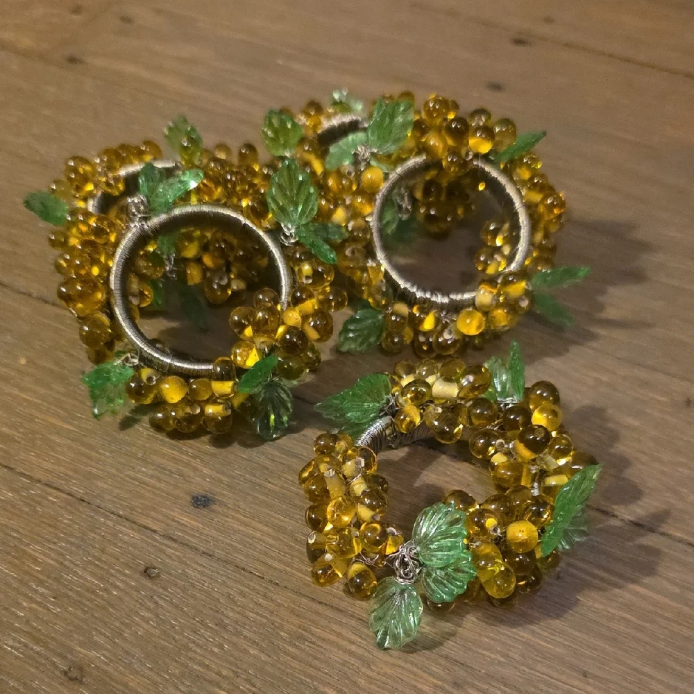 Williams Sonoma Beaded Napkin Rings: Yellow/gold With Green Leaves. Set 5